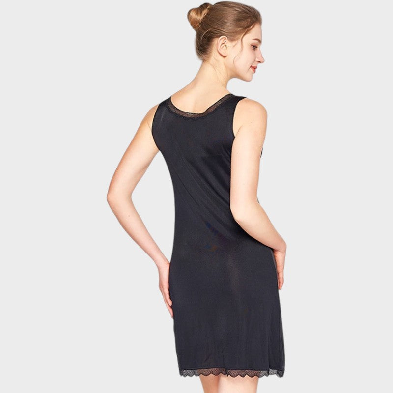 Fond de robe en soie noire dos