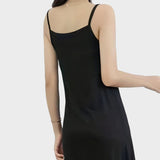 Fond de robe long noir dos