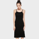 Fond de robe noir mi - long face