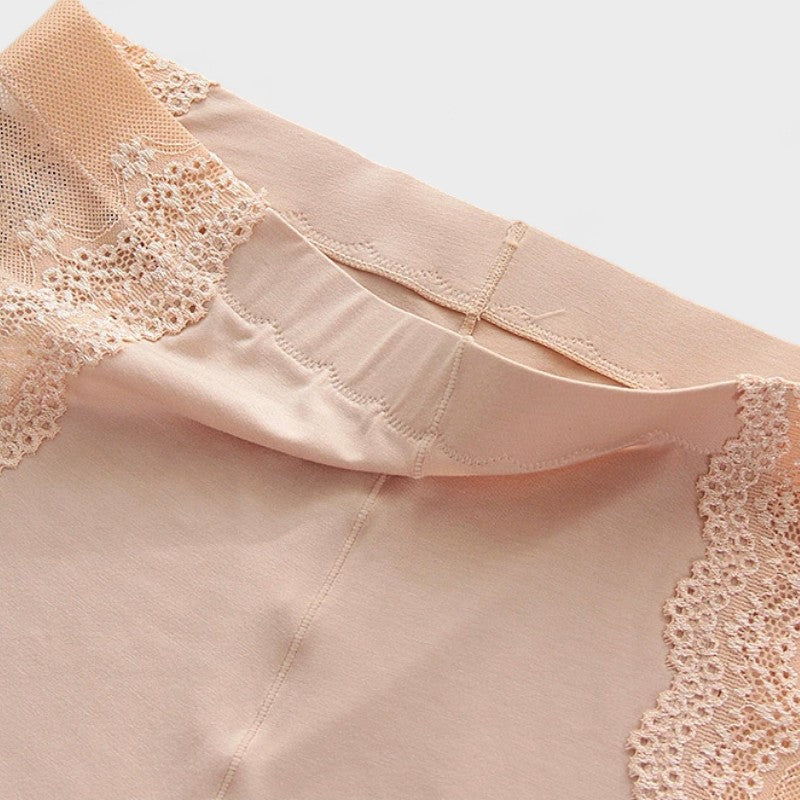 Short chair sous robe détaille 2